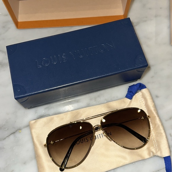 *Brand New Authentic* Louis Vuitton LV Pilot Sunglasses - Picture 11 of 15